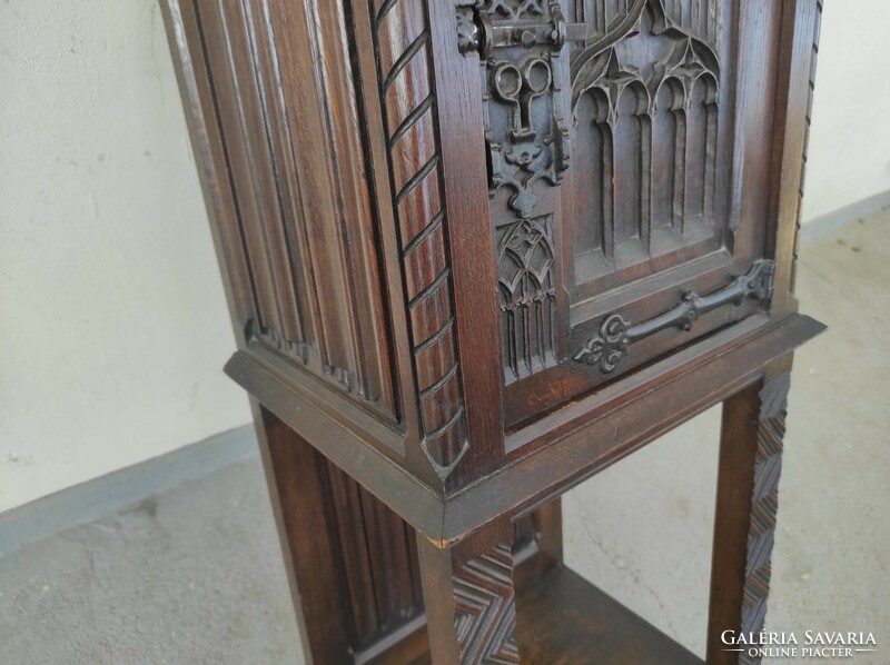 Antik gótikus reneszánsz bútor kabinet szekrény dúsan faragott 720 6887