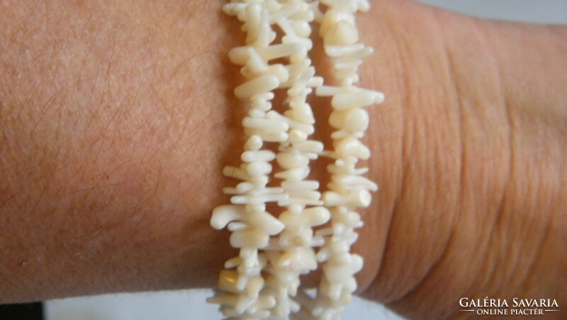 Fehér korall nyaklánc