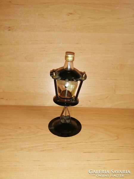 Wrought iron imitation drink holder with small cherry brandy bottle (20/d)