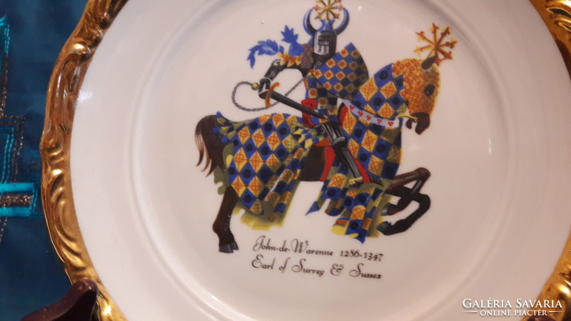 Középkori lovagos porcelán dísztányér (M3376)