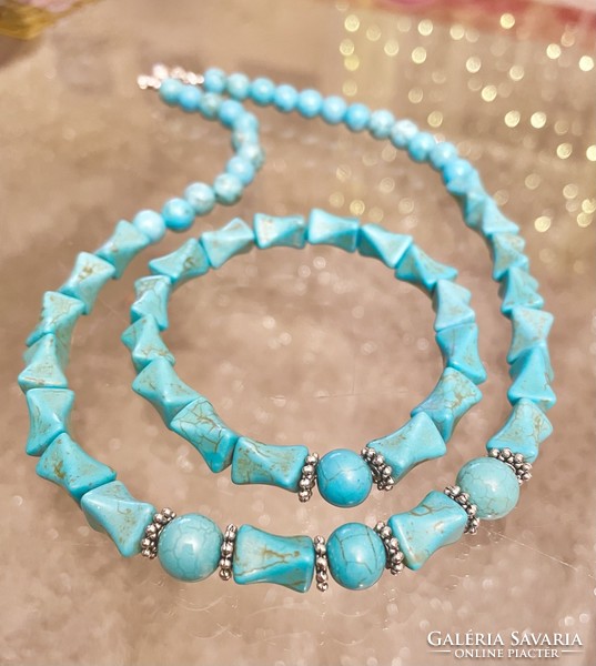 Special unique extravagant turquoise and howlite mineral pearl string and bracelet jewelry set turquoise blue