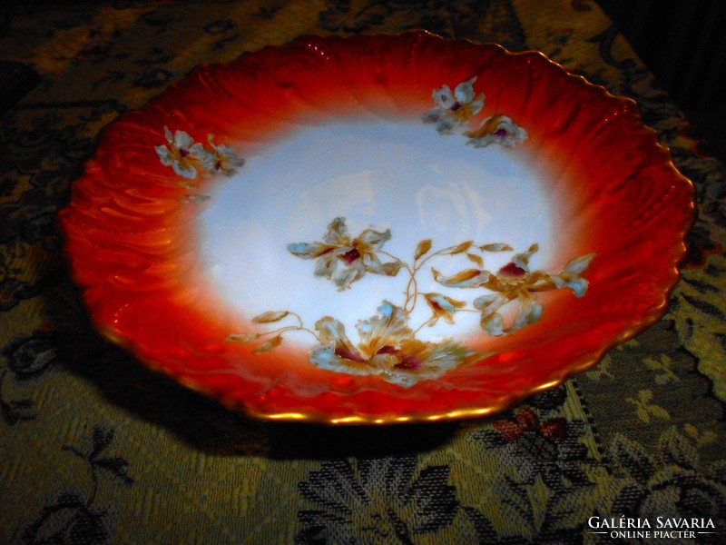 Art Nouveau bowl signed on the base from 1899 with hand painting