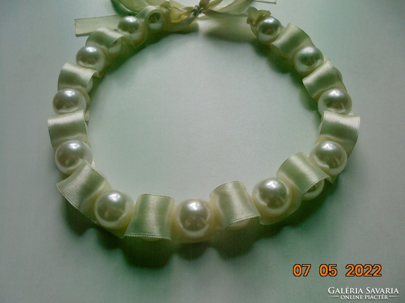 Spectacular large necklace of 22 pearls, French style, strung on a satin ribbon