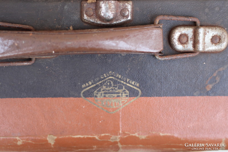 Antik régi bőröndök 9000ft/db
