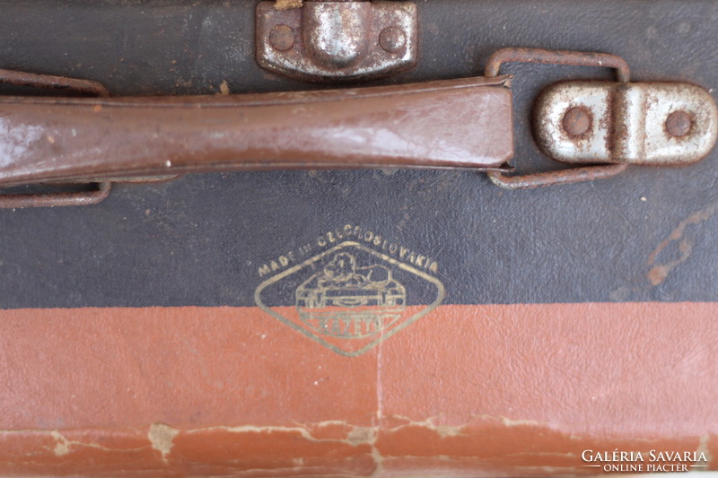 Antique old suitcases HUF 9,000/pc