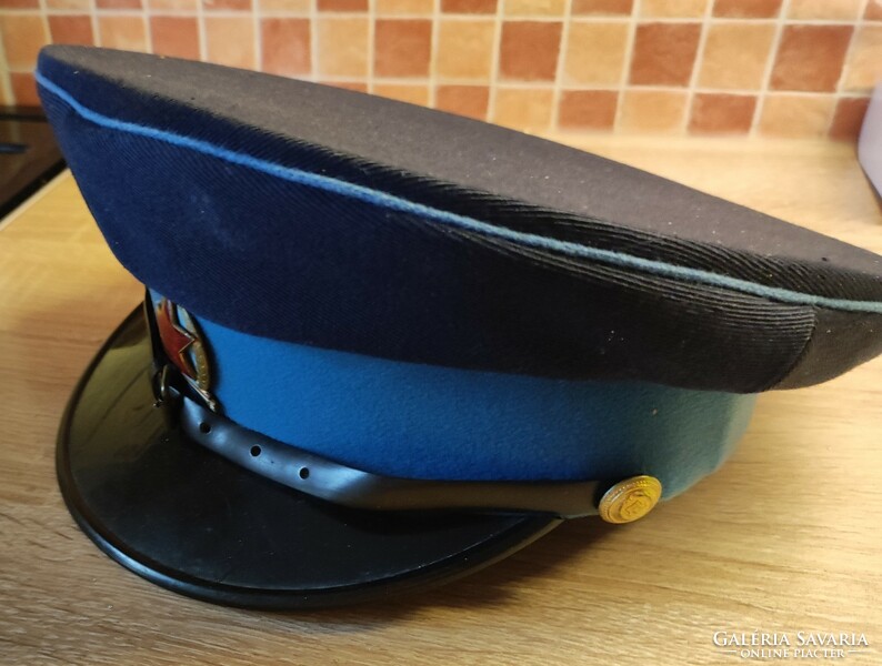 Police bowler hat in good condition 70s with strap e231