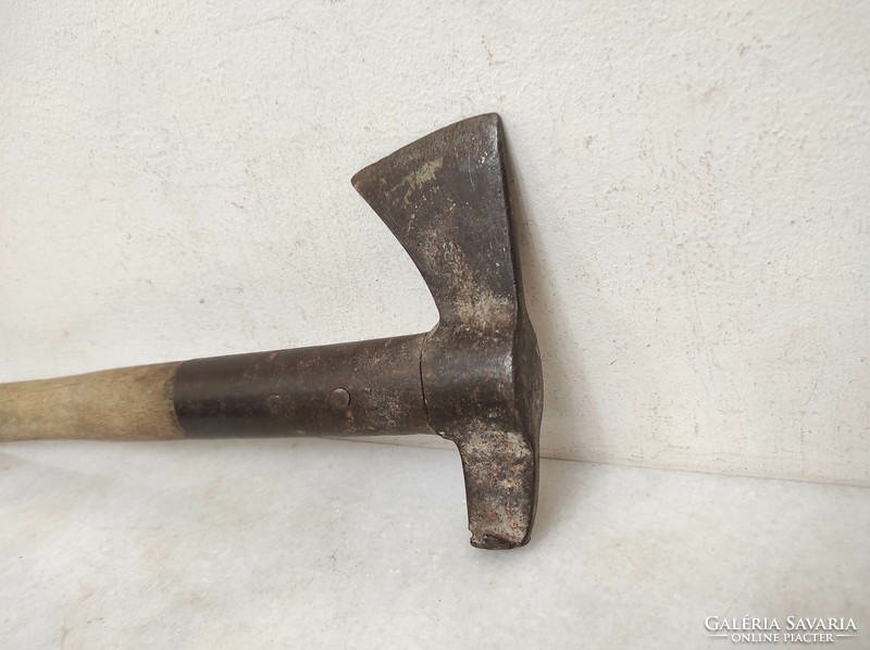 Antique firefighting tool pickaxe 82 6704
