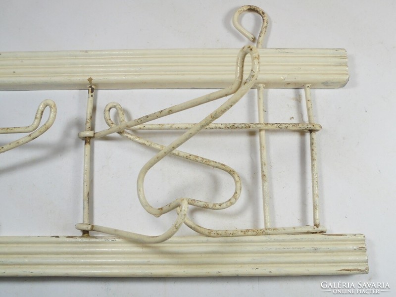 Retro old hanger wire bendable clothes hanger clothes hanger on wooden slat 3 pcs