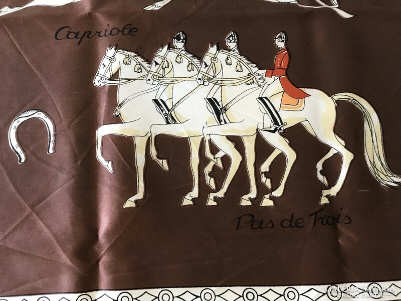 Bécsi kendő a spanyol lovasiskola motívumaival, 67 x 67 cm