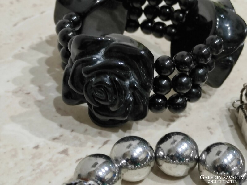 Retro bracelet package black white silver brown textile plastic wooden charms