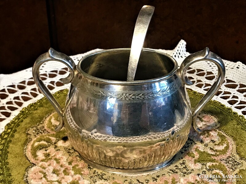 Ritka, jelzett, antik, nagyméretű, ezüstözött cukor kínáló edény, Mapin & Webb cukorkanállal