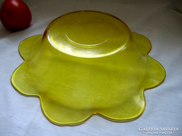Flower-shaped bowl, candle holder
