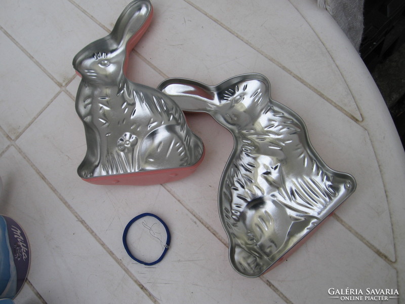 Manner rabbit shape metal box also for Easter