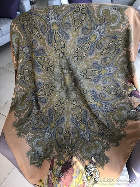 Hatalmas selyemkendő fácán mintával, 124 x 120 cm