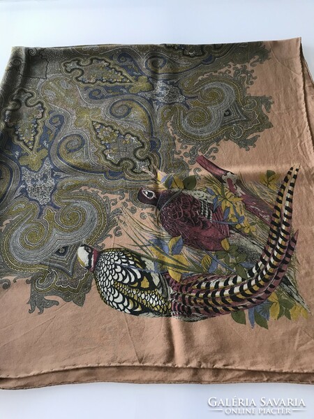 Hatalmas selyemkendő fácán mintával, 124 x 120 cm