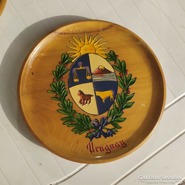 Festett fa fali tányérok Dél-Amerikai országok címereivel eladók! 6 db-os