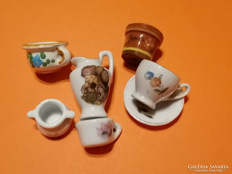 Baby porcelain for a dollhouse 81.