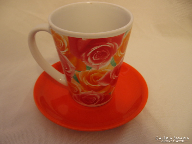 Mug with red rose pattern