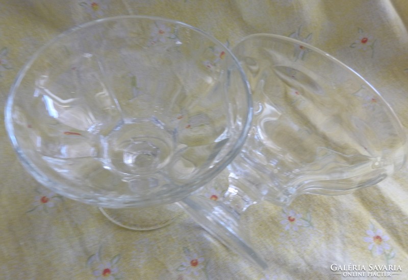 2 stemmed glasses