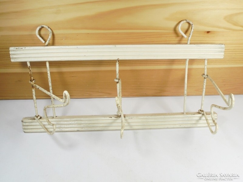 Retro old hanger wire bendable clothes hanger clothes hanger on wooden slat 3 pcs