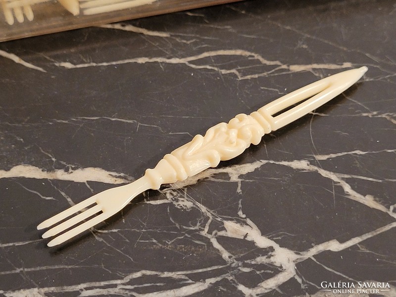 40 mini forks 8.5cm -- fruit fish cheese sticks