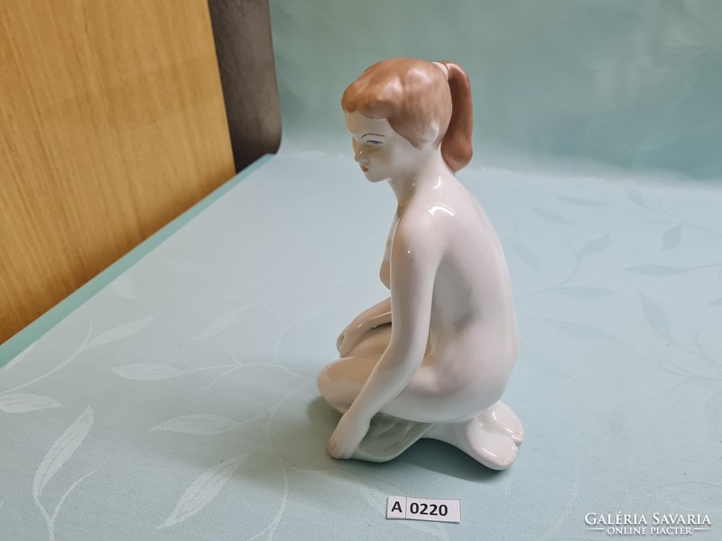 A0220 aquincum kneeling nude 22.5 cm