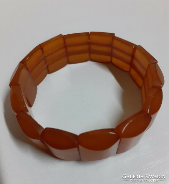 Rubber bracelet bracelet made from genuine amber beads in good condition