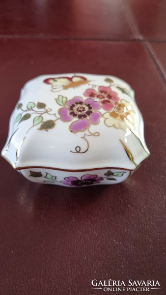 Zsolnay kézzel festett pillangó mintás porcelán bonbonier