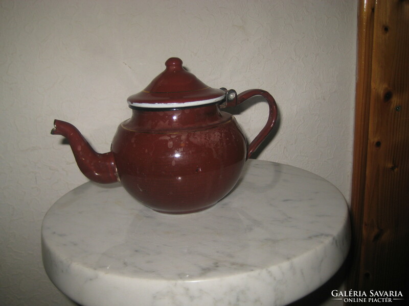 Tea pot, enameled from the 60s, 0.5 l brown