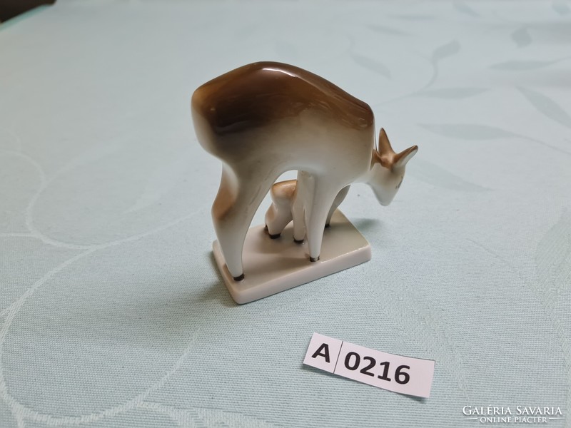A0216 zsolnay fawn with kid 8.5 cm