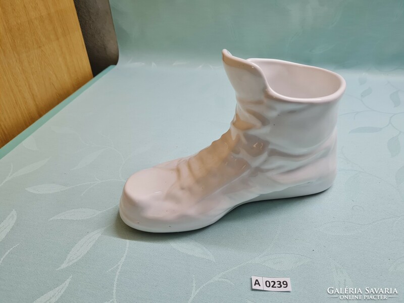A0239 Kerámia cipő virágtartó 26 cm