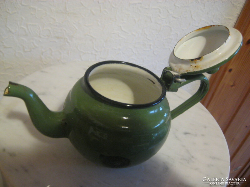 Tea pot, enameled from the 60s, 0.3 l green