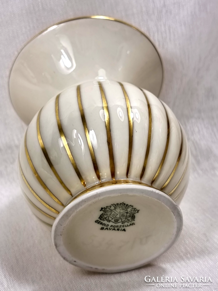 Gerold Porzellan Bavaria német porcelán kisméretű váza, dús aranyozott díszítéssel, XX.szd közepe