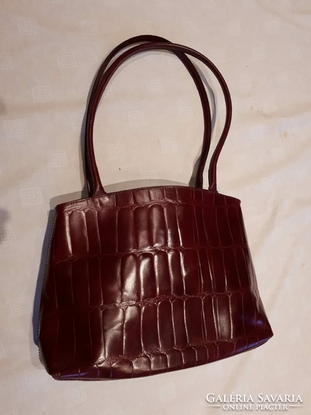 Retro pure leather snake pattern imitation burgundy women's bag hardly used