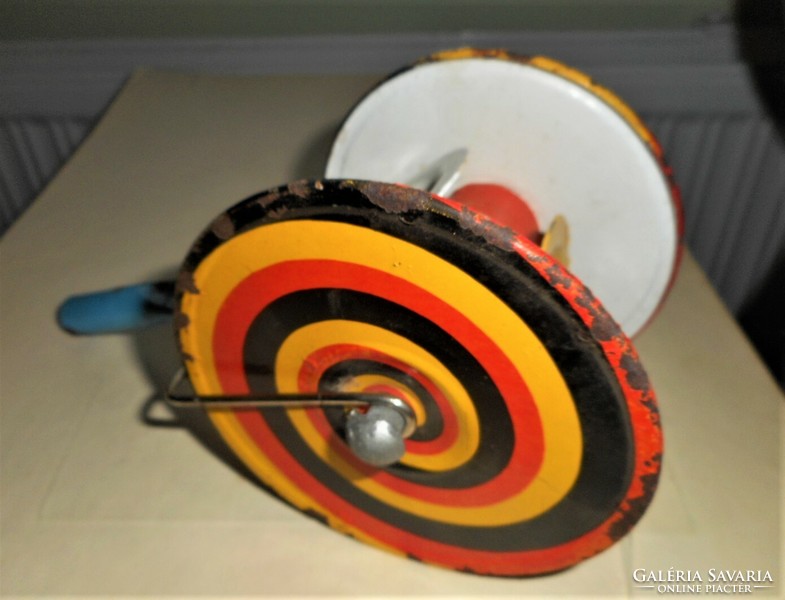 Snap cymbals (retro metal toy, record factory)