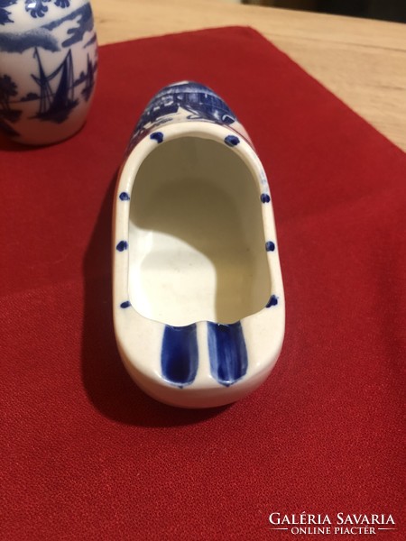 Dutch porcelains