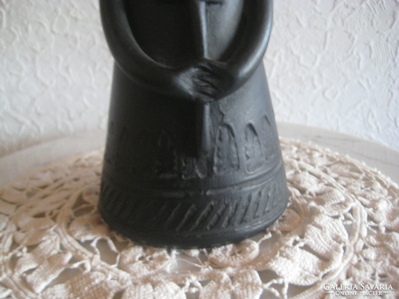 Fekete kerámia  :  Szerzetes  , kereszttel a kezében  , 21 cm szép állapot