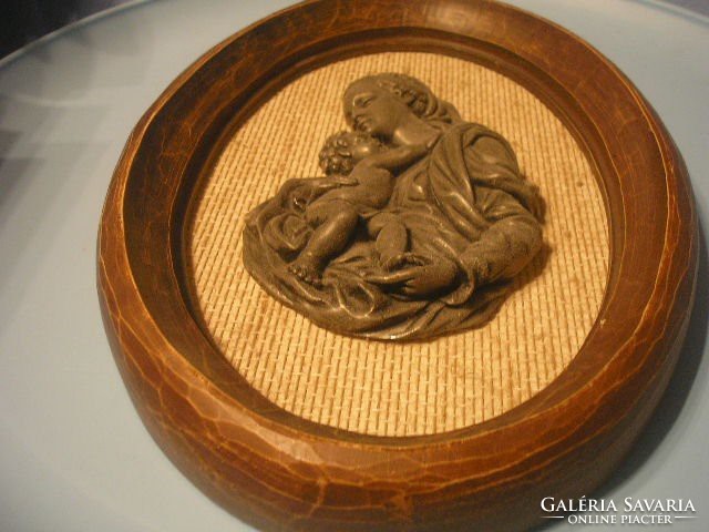 N7 Madonna Bieder Carved Frame Mother with Baby Metal 36 x 24.5Cm Rarity