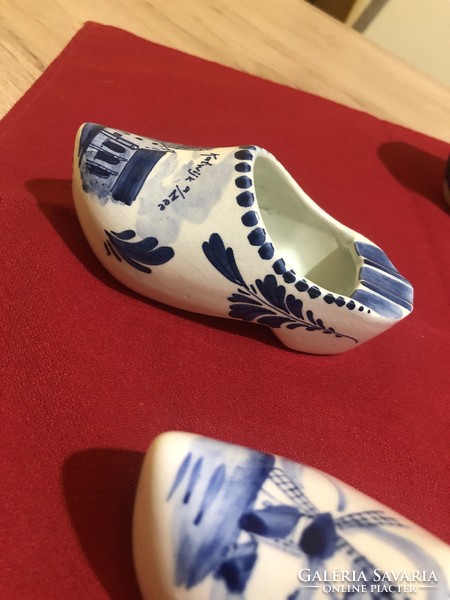 Dutch porcelains