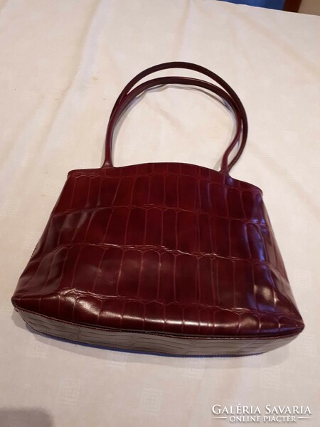 Retro pure leather snake pattern imitation burgundy women's bag hardly used