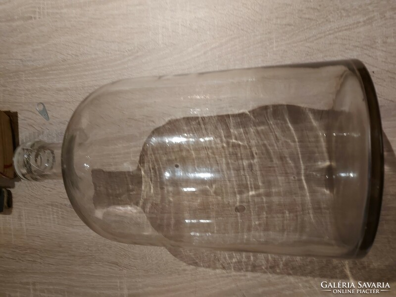Slim-necked bottle approx. 3 Liter 414