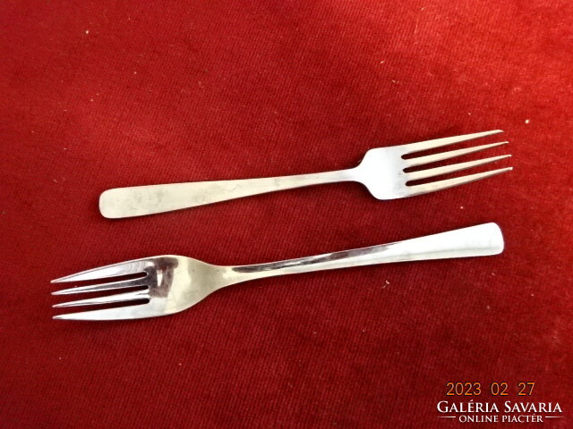 Chrome fork, two pieces, different brands. Jokai.