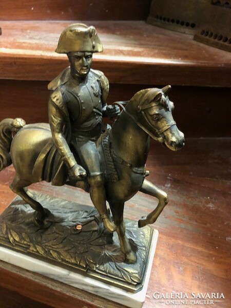 Napoleon lovas bronz szobra, nagyon szép öntés, 22 x 25 cm-es