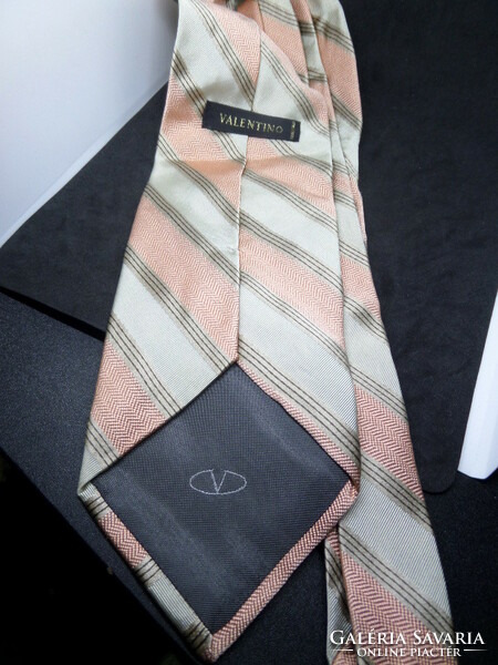 Valentino (original) vintage immaculate silk tie