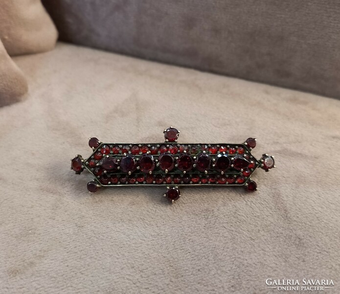 Antique brooch with garnets