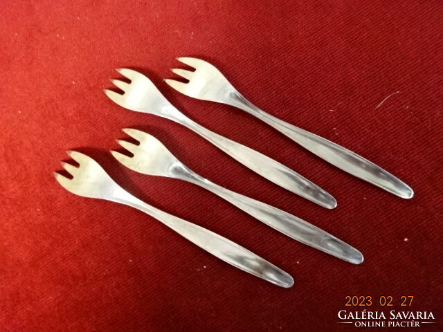 Chrome-plated cutlery, four cake forks. Jokai.