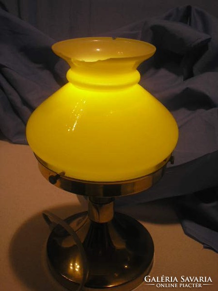 N18 socket, old lamp, pair of foot protectors, also porcelain socket for table bedside table