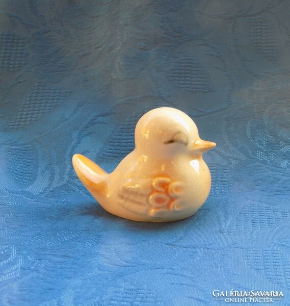 Old porcelain chick figure statue (po-2)