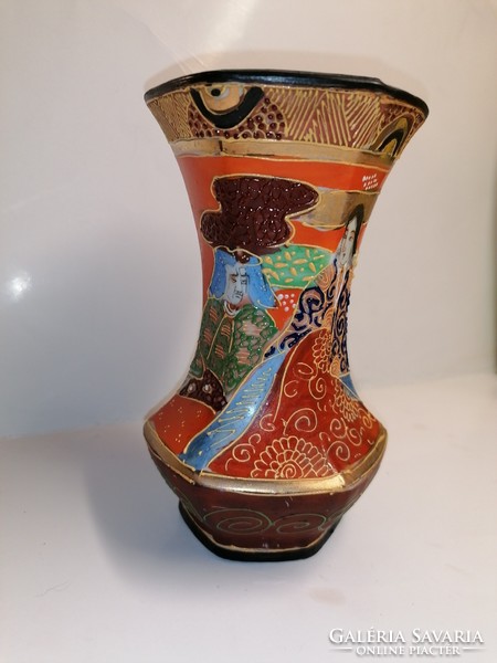 Old Japanese vase (50)