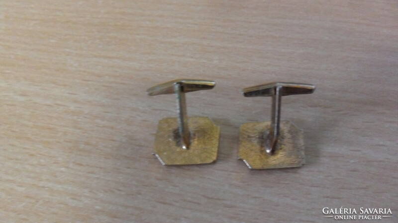 In good condition. Retro gold-plated, mother-of-pearl inlay cufflinks from the 60s. 2 X 1.5 Cm.